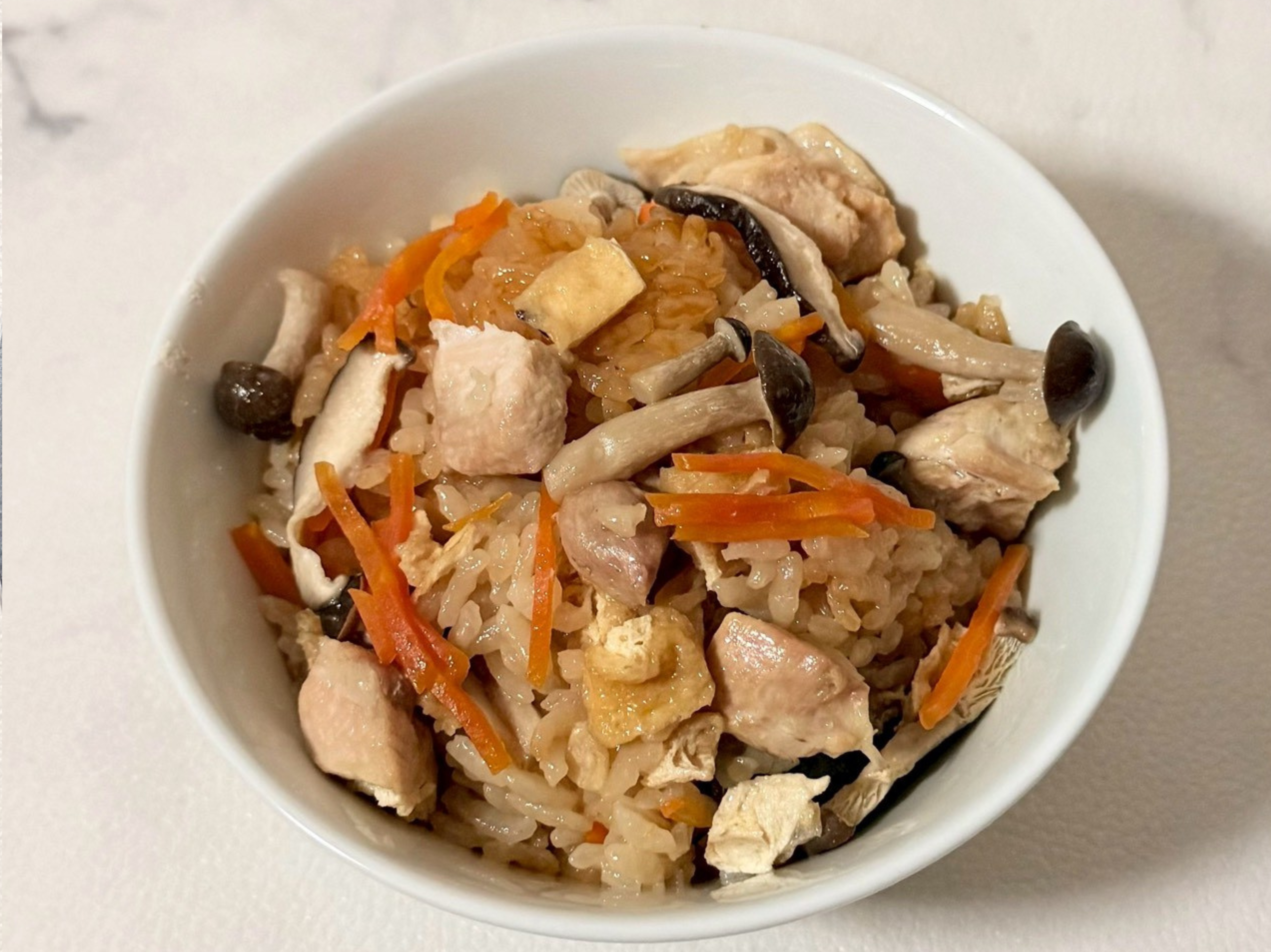 味わいだし】きのこたっぷり味わいだしの炊き込みご飯 – ペプチド